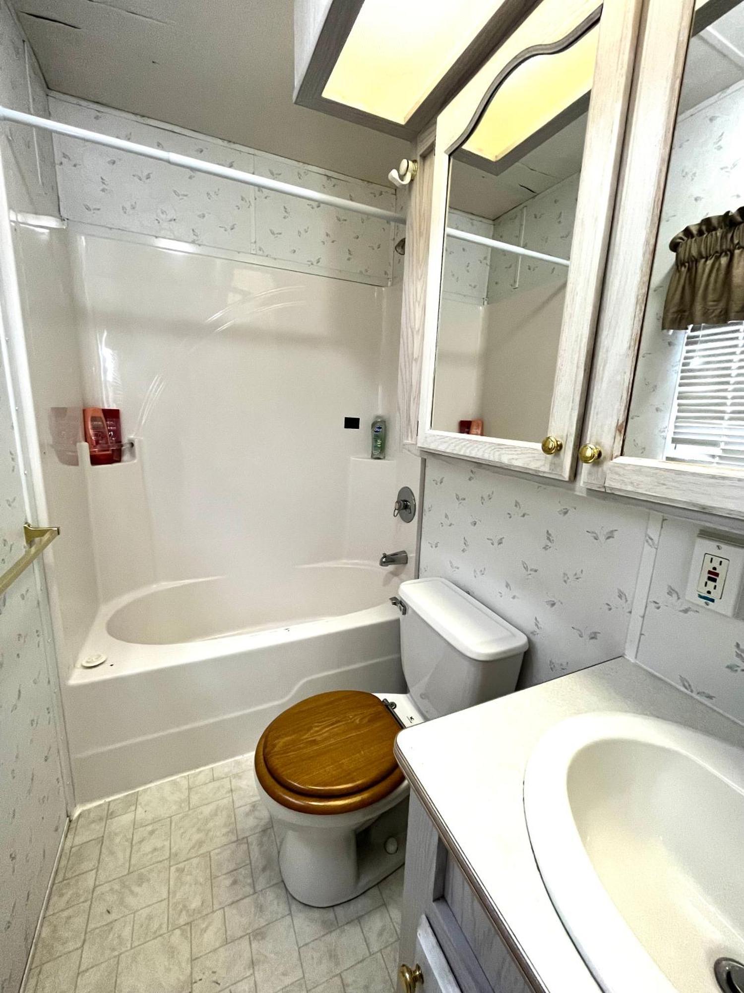 Roberts Roost Resort Quesnel Eksteriør bilde