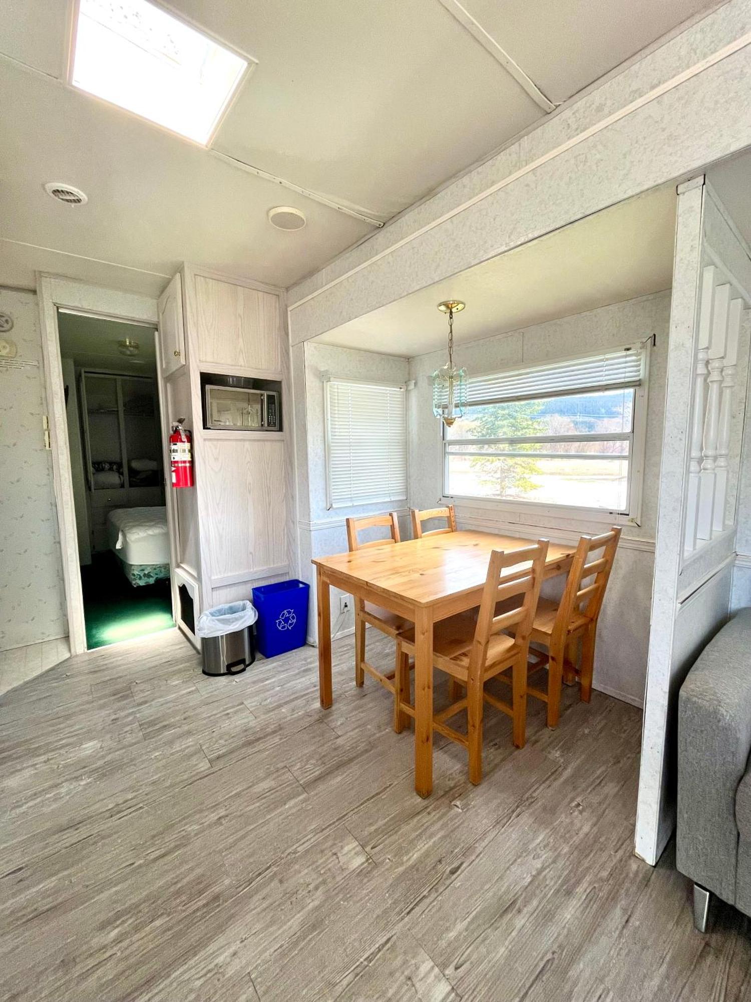 Roberts Roost Resort Quesnel Eksteriør bilde